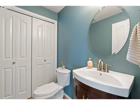 10200 NE 20th Circle Vancouver WA 98664