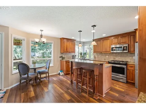 10200 NE 20th Circle Vancouver WA 98664