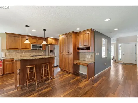 10200 NE 20th Circle Vancouver WA 98664