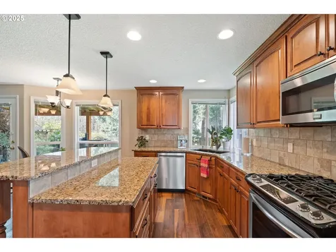 10200 NE 20th Circle Vancouver WA 98664