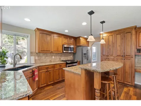 10200 NE 20th Circle Vancouver WA 98664