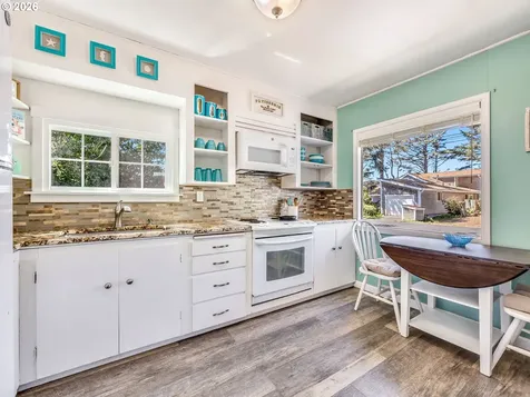 2217 S Columbia Street Seaside OR 97138
