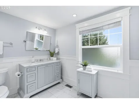 16 Del Prado Street Lake Oswego OR 97035