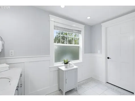 16 Del Prado Street Lake Oswego OR 97035