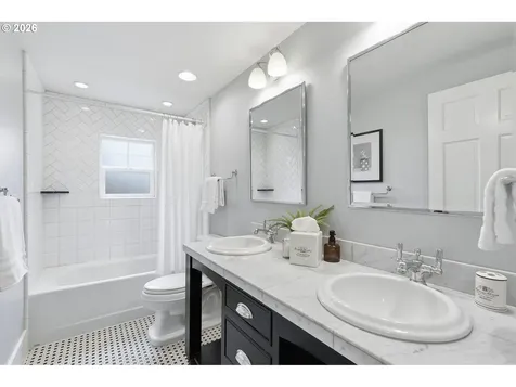 16 Del Prado Street Lake Oswego OR 97035