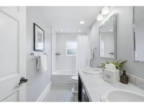 16 Del Prado Street Lake Oswego OR 97035