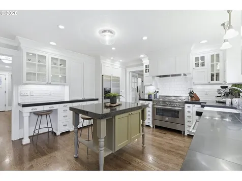 16 Del Prado Street Lake Oswego OR 97035
