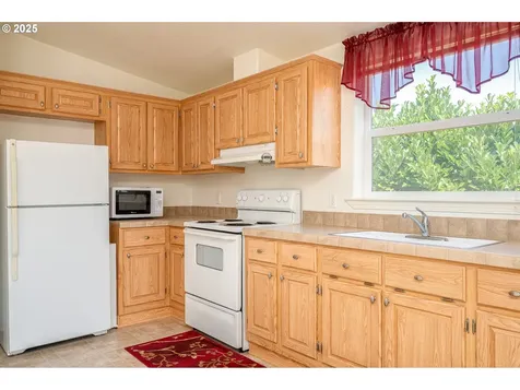 4995 Sunnyside Road SE Salem OR 97302