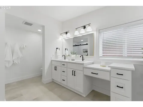 17200 SE Jennings Crest Lane Milwaukie OR 97267