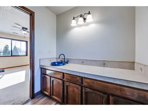 707 NW 104th Street Vancouver WA 98685