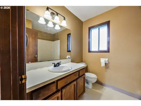 707 NW 104th Street Vancouver WA 98685