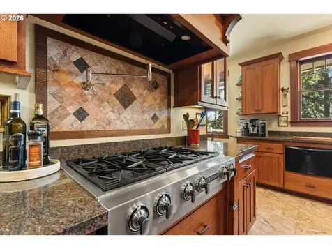 563 Lillian Lane Roseburg OR 97471
