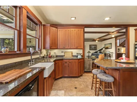 563 Lillian Lane Roseburg OR 97471