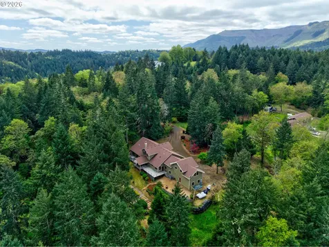 563 Lillian Lane Roseburg OR 97471