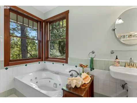 563 Lillian Lane Roseburg OR 97471