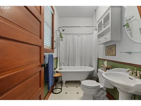 563 Lillian Lane Roseburg OR 97471