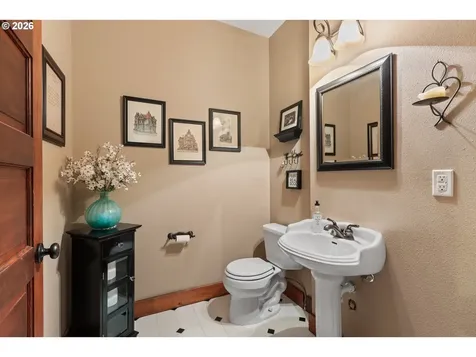 563 Lillian Lane Roseburg OR 97471