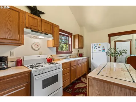 563 Lillian Lane Roseburg OR 97471