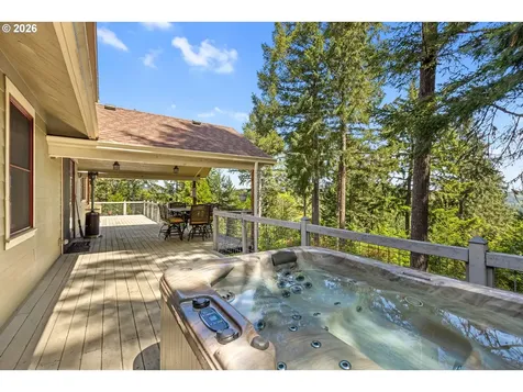 563 Lillian Lane Roseburg OR 97471