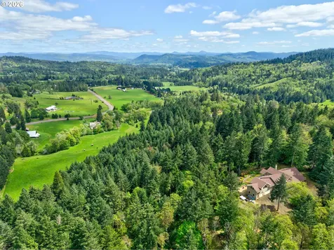 563 Lillian Lane Roseburg OR 97471