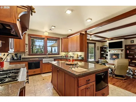 563 Lillian Lane Roseburg OR 97471