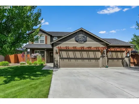 802 NW Green Forest Circle Redmond OR 97756