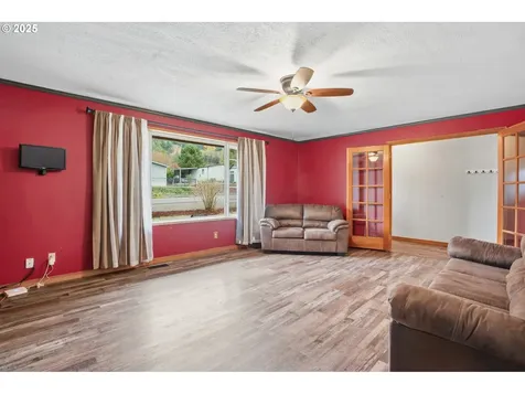 5351 Meeker Drive Kalama WA 98625