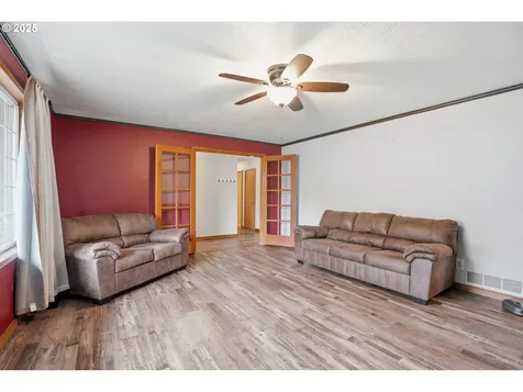 5351 Meeker Drive Kalama WA 98625