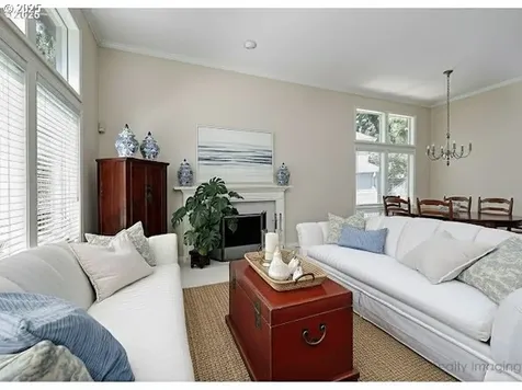 6414 SW Ash Creek Drive Portland OR 97219