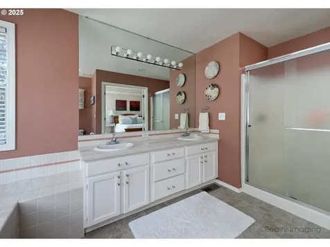 6414 SW Ash Creek Drive Portland OR 97219