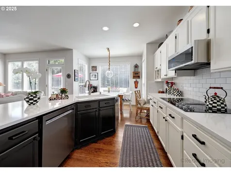 6414 SW Ash Creek Drive Portland OR 97219
