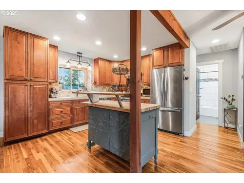 16824 SE Morrison Court Portland OR 97233
