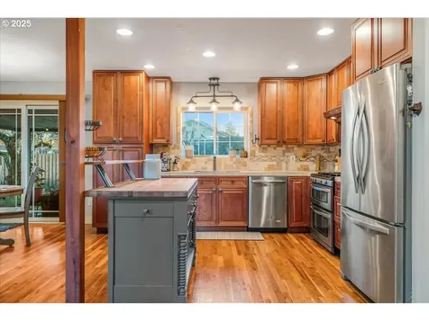 16824 SE Morrison Court Portland OR 97233
