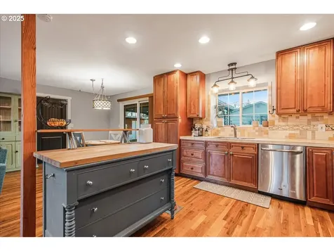 16824 SE Morrison Court Portland OR 97233