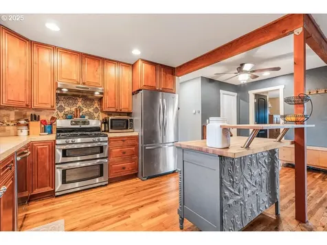 16824 SE Morrison Court Portland OR 97233