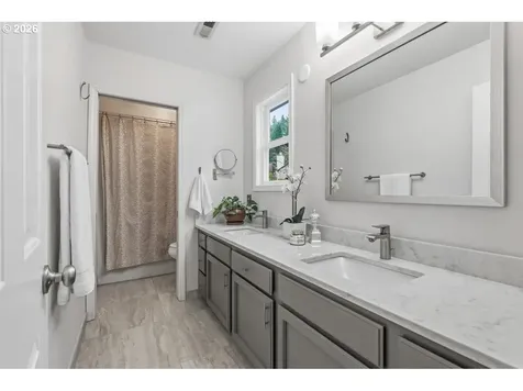 11924 SW 34th Avenue Portland OR 97219