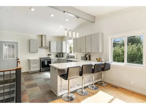 6410 SW Seymour Street Portland OR 97221