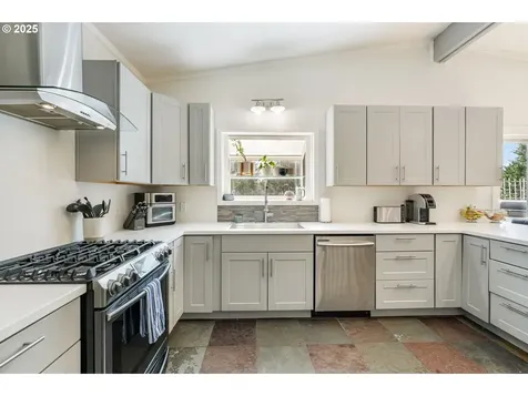 6410 SW Seymour Street Portland OR 97221