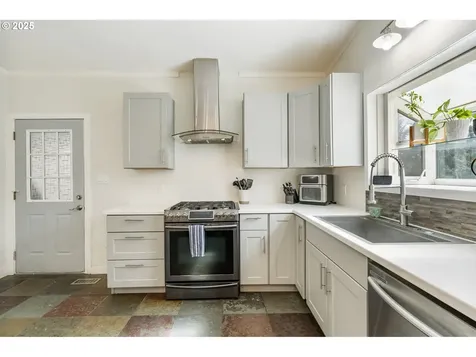 6410 SW Seymour Street Portland OR 97221