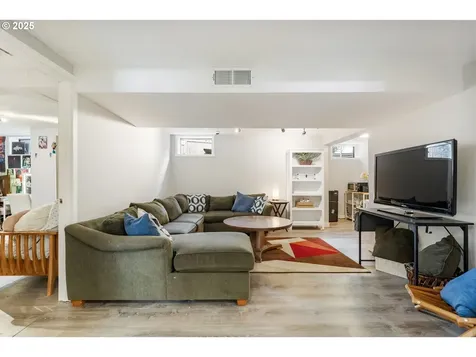 6410 SW Seymour Street Portland OR 97221