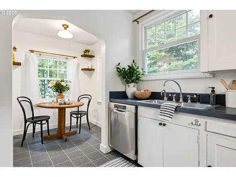 3642 SE 37th Avenue Portland OR 97202