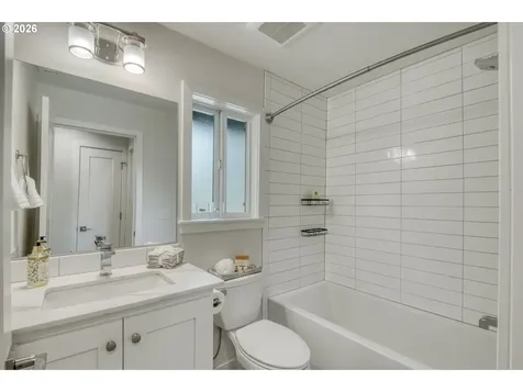 2635 Lafave Street West Linn OR 97068