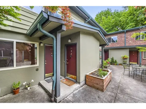 908 SW Gaines Street Portland OR 97239
