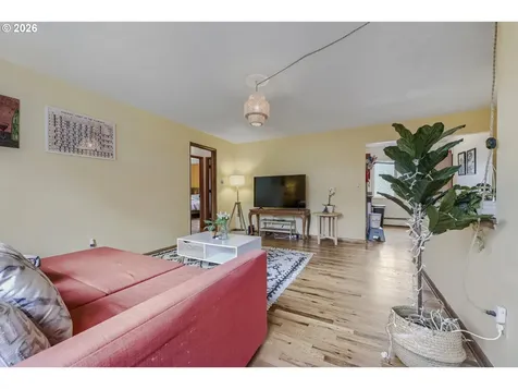 908 SW Gaines Street Portland OR 97239