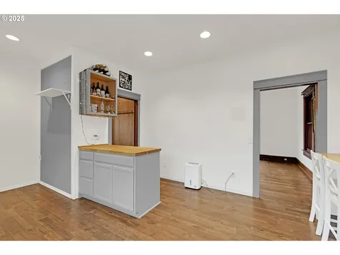 271 E Fourth Avenue Sutherlin OR 97479