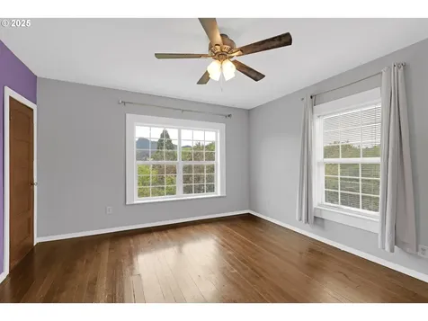 271 E Fourth Avenue Sutherlin OR 97479