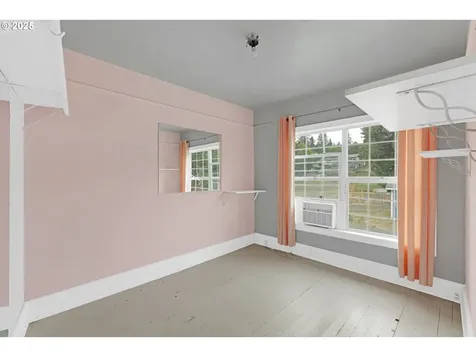 271 E Fourth Avenue Sutherlin OR 97479