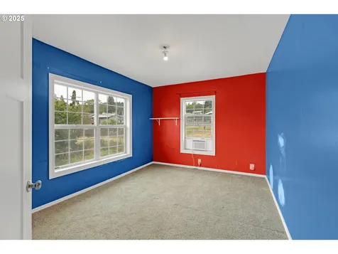 271 E Fourth Avenue Sutherlin OR 97479