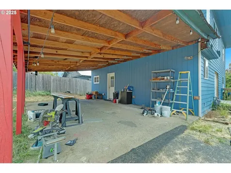 271 E Fourth Avenue Sutherlin OR 97479