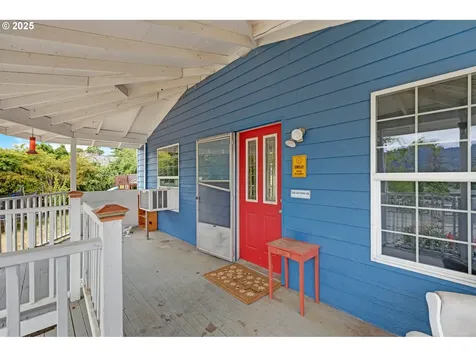 271 E Fourth Avenue Sutherlin OR 97479